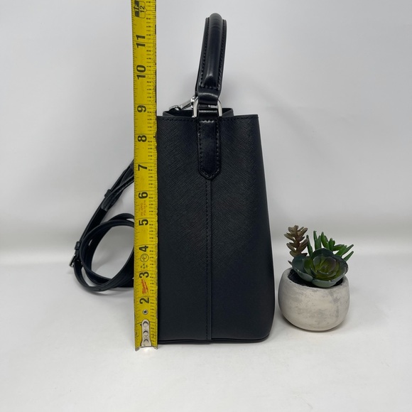 Michael Kors Suri Medium Bucket Bag and Wallet - Picture 4 of 15